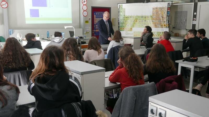 Chemie Unterricht bei Prof. Dr. Fath an der Realschule Wolfach